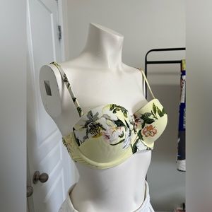 Rachel Roy Bikini Top with Detachable Straps - Excellent Condition Size M